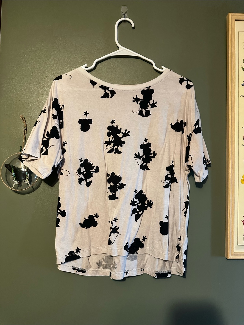 ⭐️Women’s White and Black Minnie Mouse Print Relaxed Tee